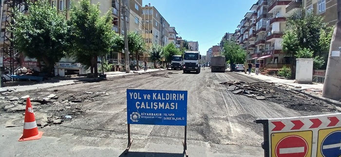 Diyarbakır’da Yol Yapım Çalışmaları Hız Kesmeden Devam Ediyor