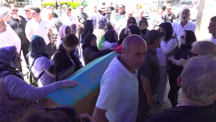 Ünlü yapımcıya son görev: Dualarla sonsuzluğa uğurlandı