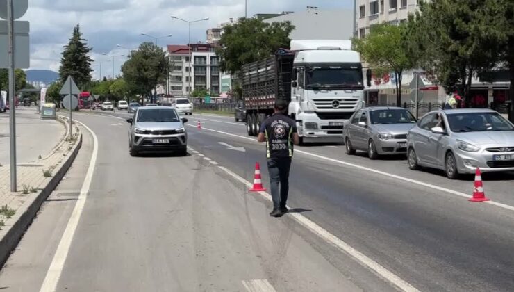 Yola dökülen yağ trafiği tehlikeye soktu