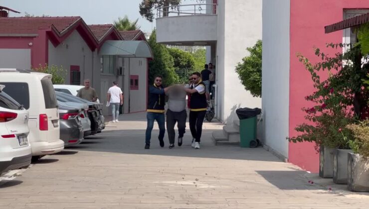 Annesini bıçakla öldüren şüphelinin emniyetteki işlemleri sürüyor