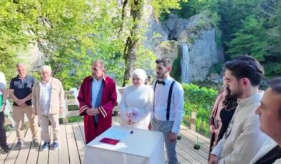 Şelale manzaralı nikah unutulmaz anlara sahne oldu