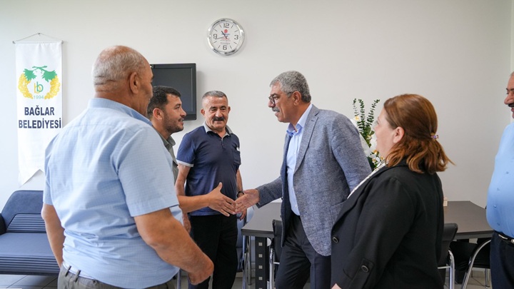 Eş Başkanlar Çalışanlarla Bayramlaştı