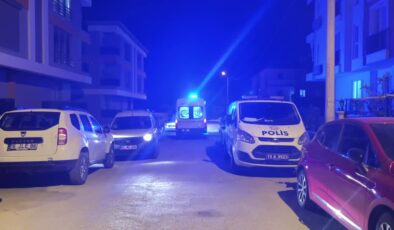 Bir kadın evinde bıçaklanarak öldürüldü