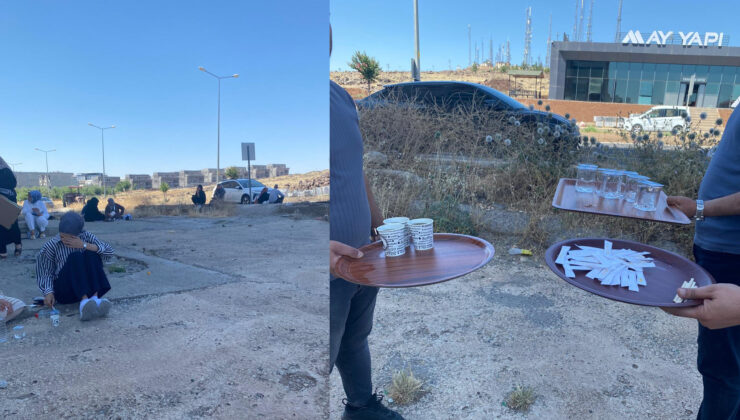 Çocuklarının sınavdan çıkmasını bekleyen ailelere çay ve su ikram ettiler
