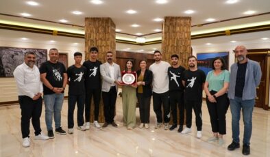 Eş Başkanlar sporcuları ağırladı