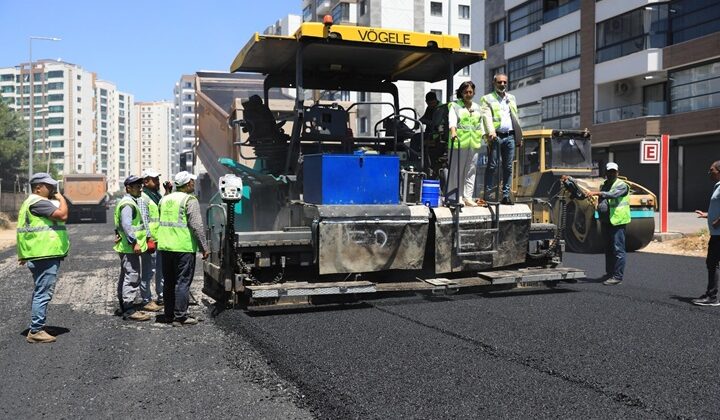 Kayapınar ’da asfalt hizmeti başladı