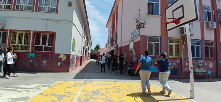 Diyarbakır’da binlerce öğrenci ikinci oturum için ter dökecek