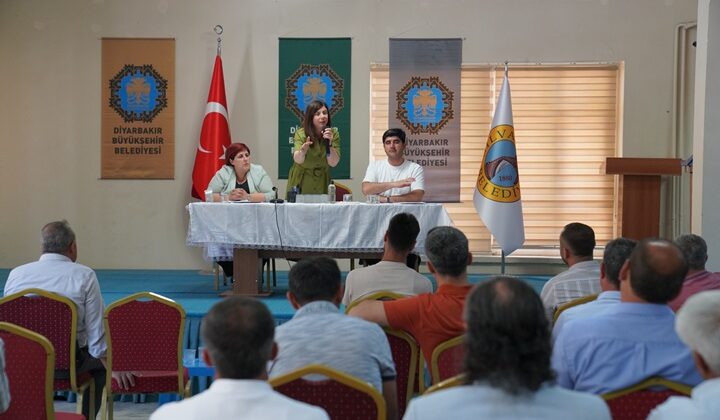 Silvan’da muhtar buluşması: Toplumsal barışı hizmetlerde de inşa edeceğiz