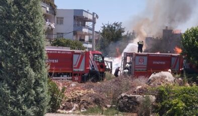 Tandır Evinde Başlayan Yangın Bahçedeki Tezekleri Kül Etti
