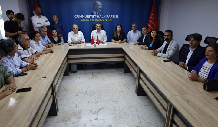 Eşbaşkanlar: Belediye başkanlarının yeri cezaevi değil halkın yanıdır