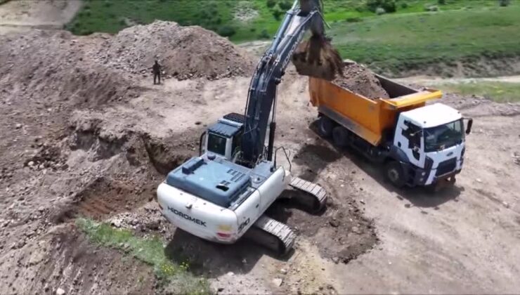 16 bin dekar arazinin sulanmasında kullanılacak 3 göletin yapımı sürüyor
