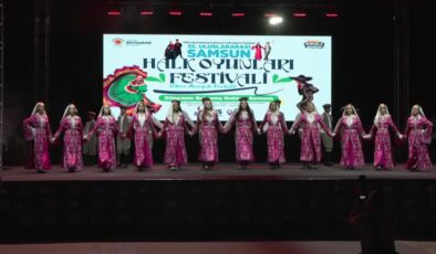 Samsun’da 35. Halk Oyunları Festivali coşkuyla başladı