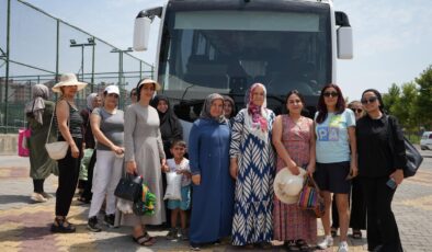 Kayapınar’da deniz yok ama binlerce çocuk havuzla buluştu