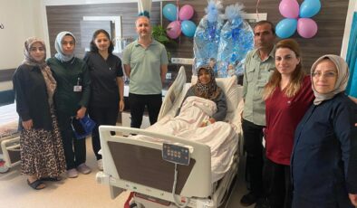 53 yaşındaki kadın ikiz bebek dünyaya getirdi