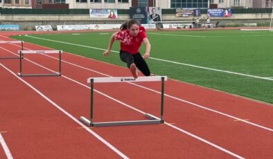 Ayşe Nazlı Aydın, tekvandoyu bırakıp geçtiği atletizmde 50 madalya kazandı
