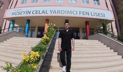 AYT sayısal alanda tam puan alan Ağrılı Onur, başarısını düzenli çalışmaya borçlu