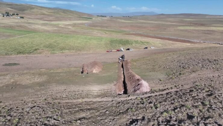 Akademisyenler kazı çalışmalarıyla Van’da deprem üretme potansiyeli olan Erciş fayını araştırıyor