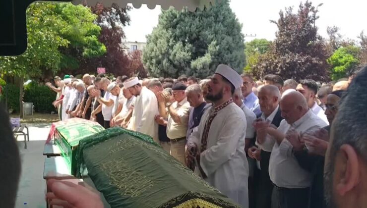 Amcaları tarafından silahla öldürülen 2 kardeşin cenazeleri defnedildi