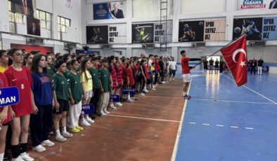 Anadolu Yıldızlar Ligi hentbol yarı final müsabakaları Şırnak’ta başladı