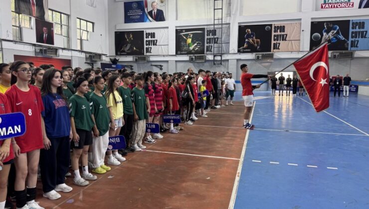 Anadolu Yıldızlar Ligi hentbol yarı final müsabakaları Şırnak’ta başladı