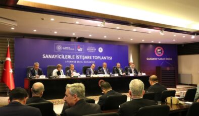 Bakan Kacır, Gaziantep’te sanayicilerle istişare toplantısında konuştu