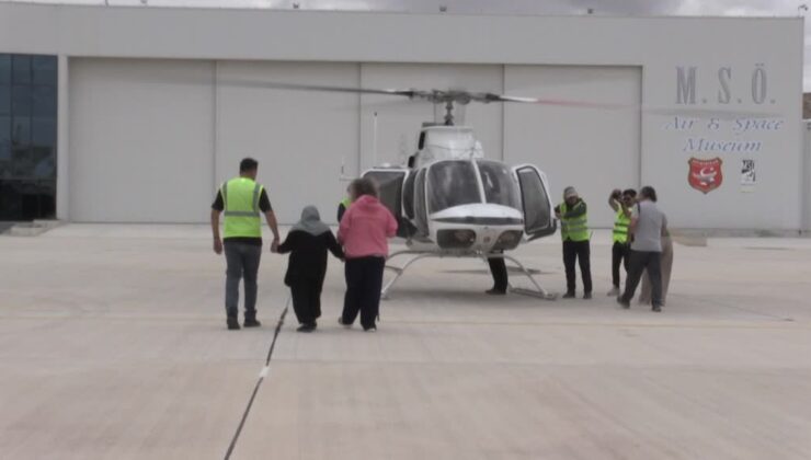 Bastonuyla bindiği helikopterde 82 yaşında uçuş keyfi yaşadı