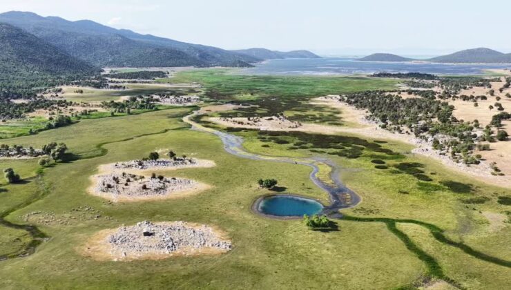 Beyşehir Gölü’nde su seviyesi düştü, doğa yeni yüzünü gösterdi