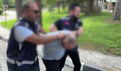 Kırmızı bültenle aranan cinayet zanlısı Türkiye’ye getirildi