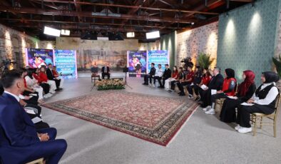 Cumhurbaşkanı Erdoğan, sporcular ve gençlerle bir araya geldi