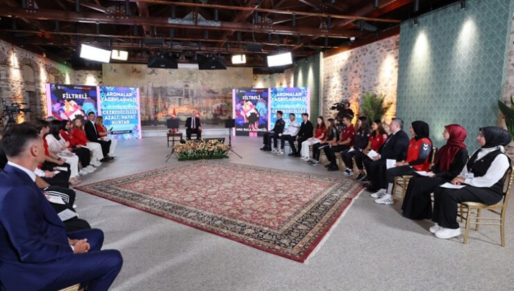 Cumhurbaşkanı Erdoğan, sporcular ve gençlerle bir araya geldi