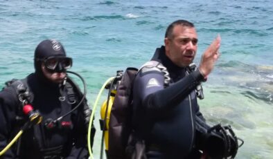 Dalış tutkunları Van Gölü’nün mavi sularında eğitim görüyor