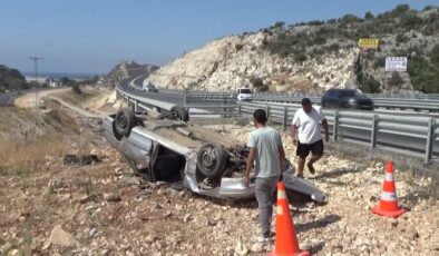 Devrilen otomobildeki 1 kişi öldü, 1 kişi ağır yaralandı