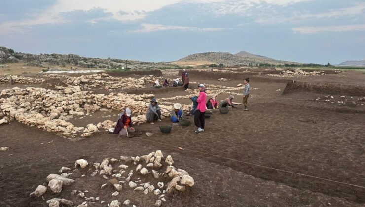 Diyarbakır’daki 12 bin yıllık alanda ızgara yapılar bulundu