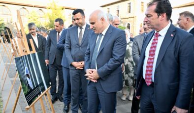 Diyarbakır’da Srebrenitsa’nın 30. yılına fotoğraflı anma