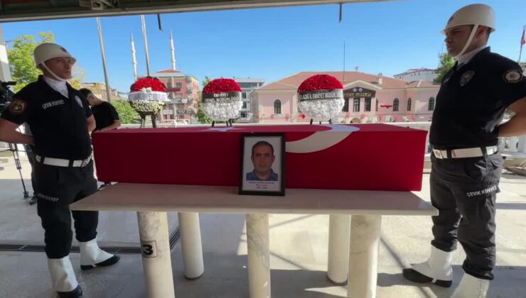 Diyarbakır’da trafik kazasında vefat eden polis memuru son yolculuğuna uğurlandı