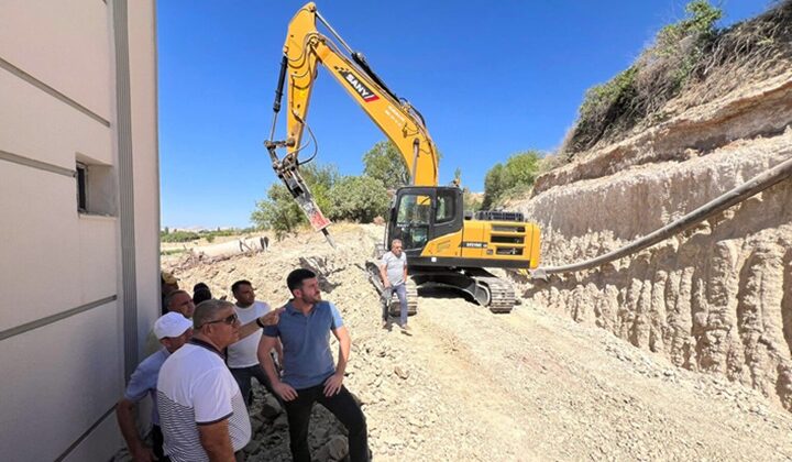 Ergani’de içme suyu hattı yenilendi