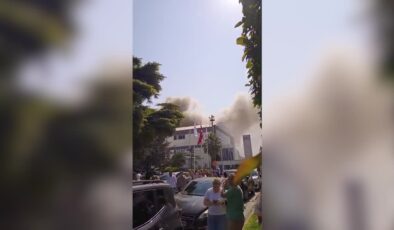 Fabrikada yangın çıktı, ekipler olay yerinde
