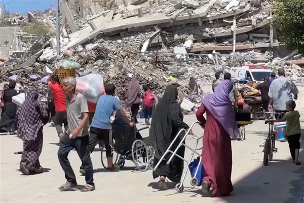 Gazze halkı açlıktan ölüyor, binlerce yardım TIR’ı bekletiliyor