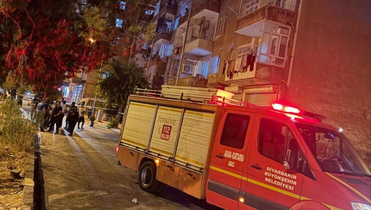 Bağlar’da Bina Sallandı, Tahliye Edildi