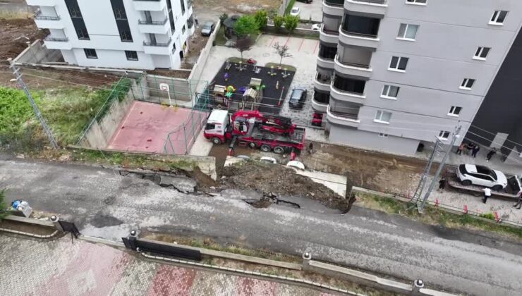 İstinat duvarı çöktü, 4 araç hasar gördü