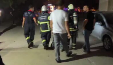 İtfaiyeci hastanelik oldu, bina sakinleri zor kurtarıldı