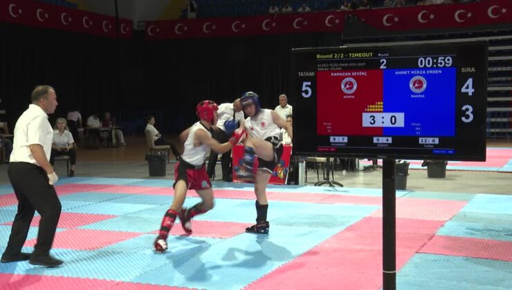 İzmir’de düzenlenen Türkiye Kick Boks Şampiyonası sona erdi