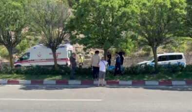 Motosikletin refüje çarptığı kazada 1 kişi öldü, 1 kişi yaralandı