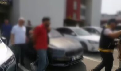 Kendilerini polis olarak tanıtıp dolandırıcılık yapan 2 zanlı tutuklandı