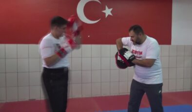 Kilo vermek için başladığı kick boksta Türkiye şampiyonu oldu