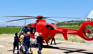 Lice’de elini çim biçme makinesine kaptıran kişi helikopterle kurtarıldı