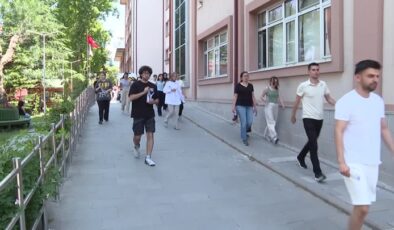 Milli Eğitim Bakanlığı Akademi Giriş Sınavı’nın ilk oturumu tamamlandı