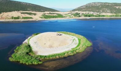Mada Adası dronla görüntülendi: Göldeki yaşam büyülüyor