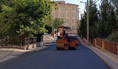 Mardin’de yol yapım ve asfalt çalışmaları sürüyor