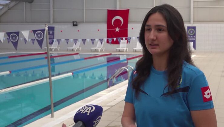 Milli paralimpik sporcu Melda Kolayca olimpiyat için yüzüyor